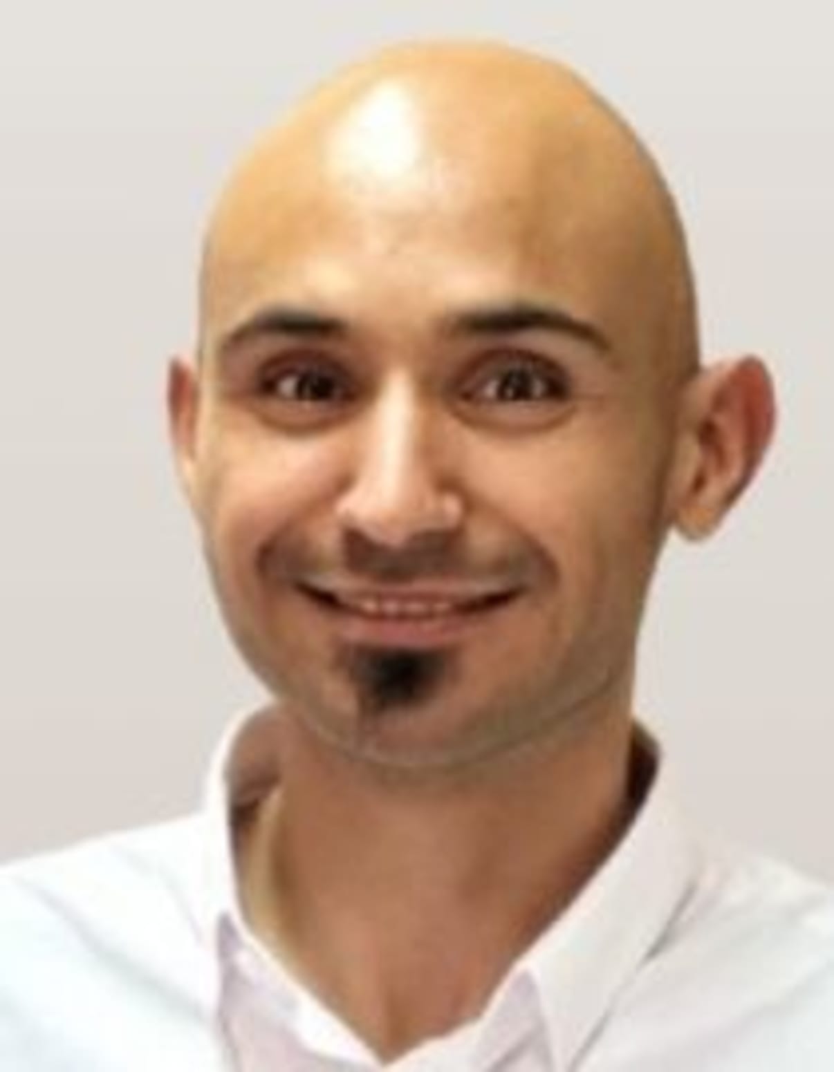 תמונת פורטרט של בעל המקצוע