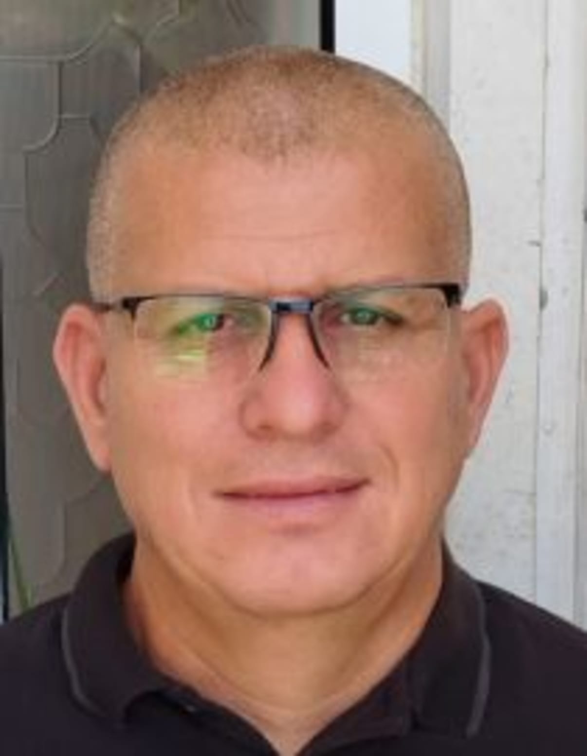 תמונת פורטרט של בעל המקצוע