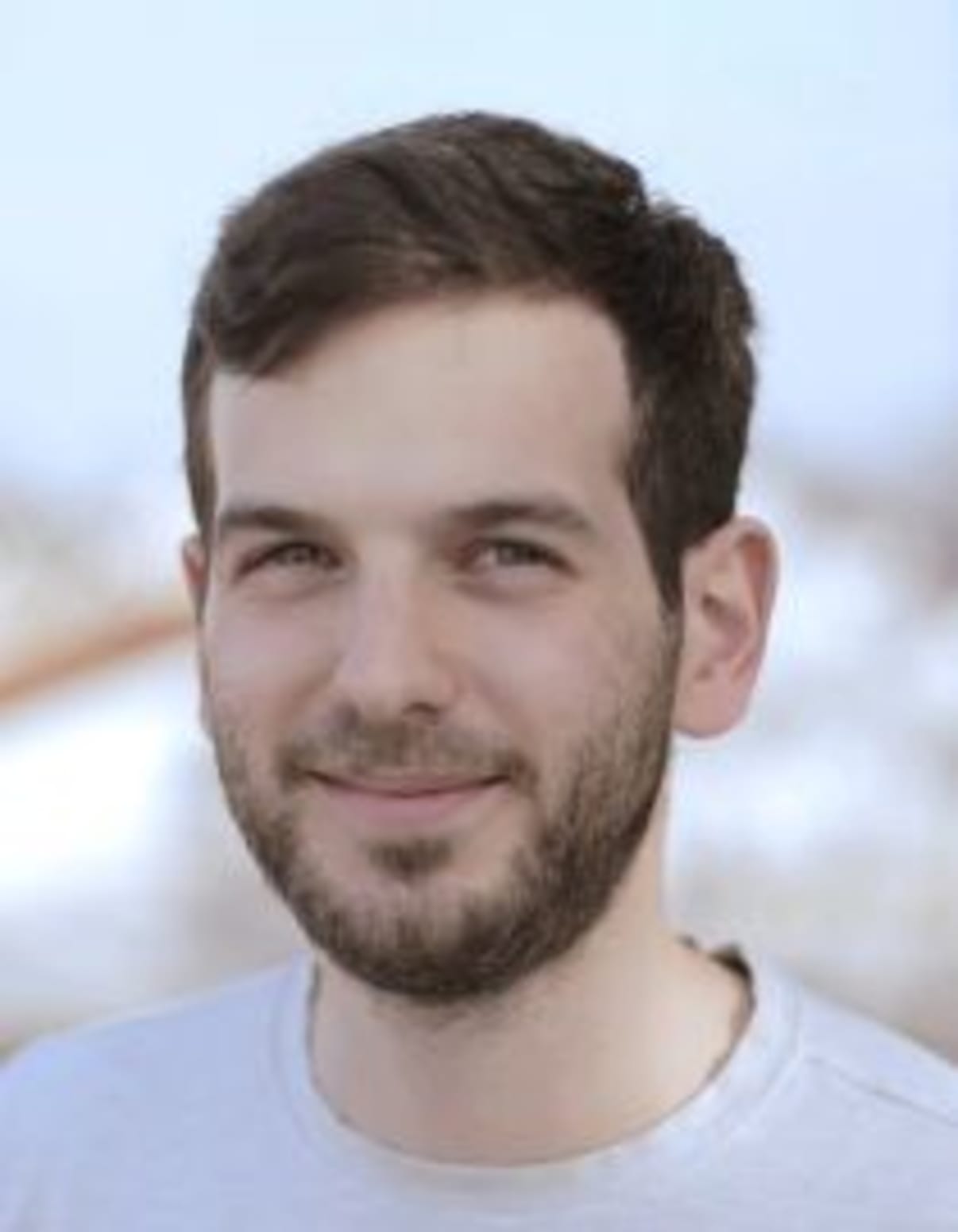 תמונת פורטרט של בעל המקצוע