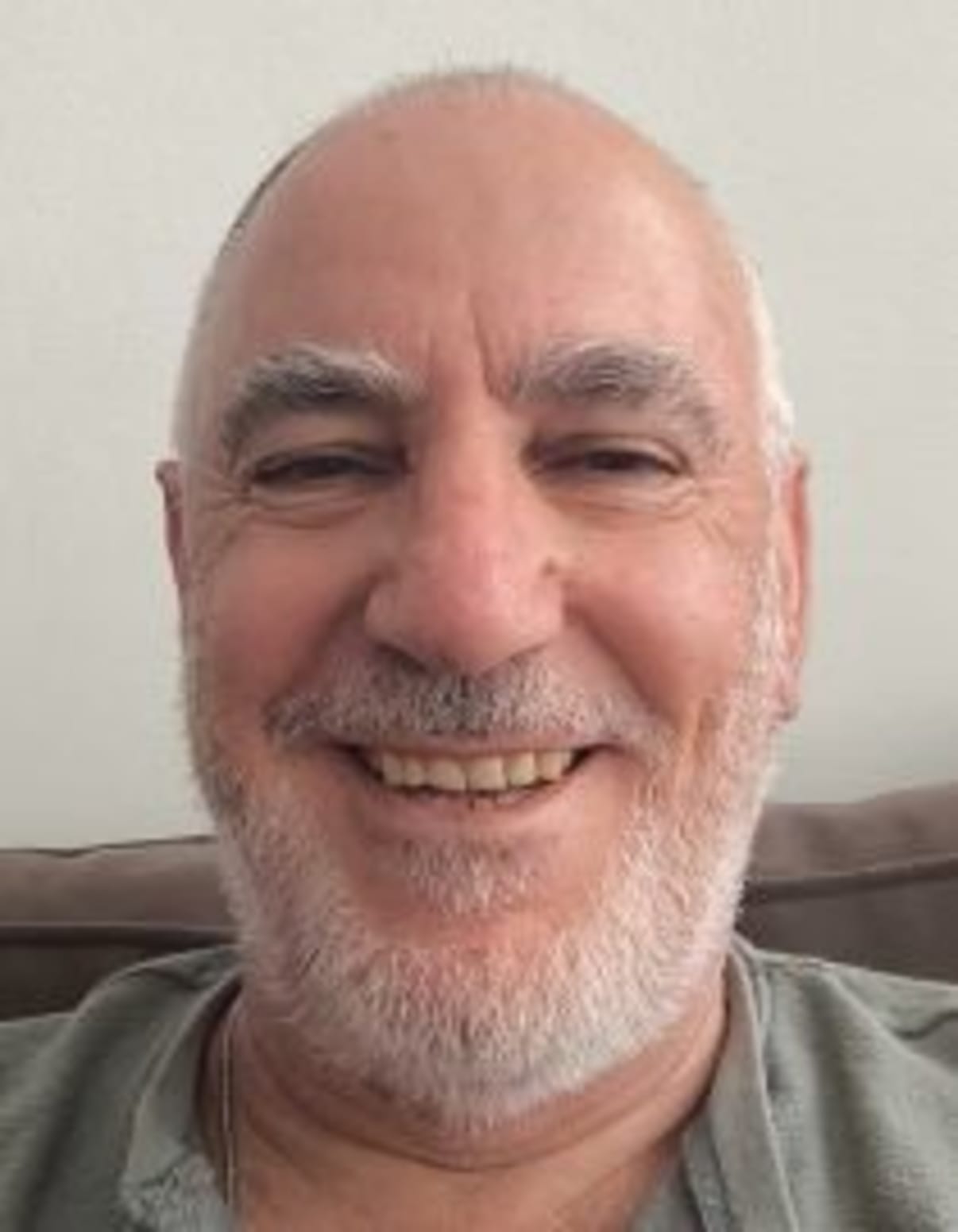 תמונת פורטרט של בעל המקצוע