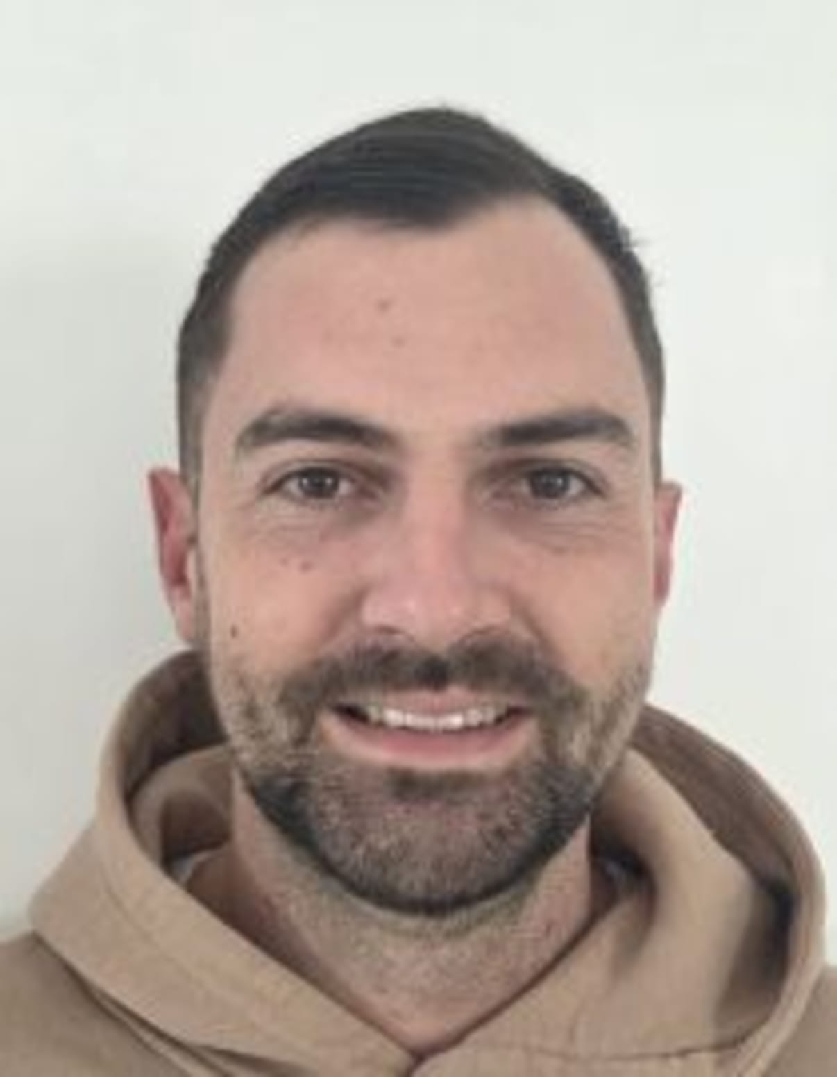 תמונת פורטרט של בעל המקצוע