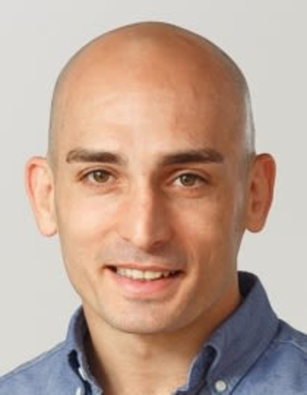 תמונת פורטרט של בעל המקצוע