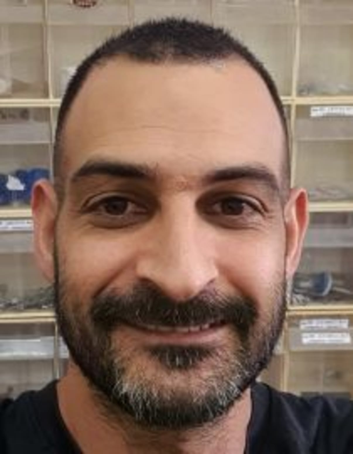 תמונת פורטרט של בעל המקצוע