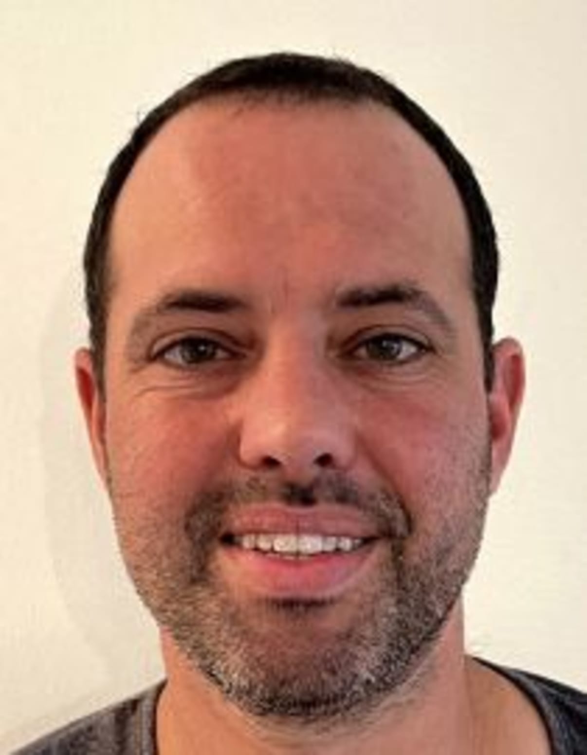 תמונת פורטרט של בעל המקצוע