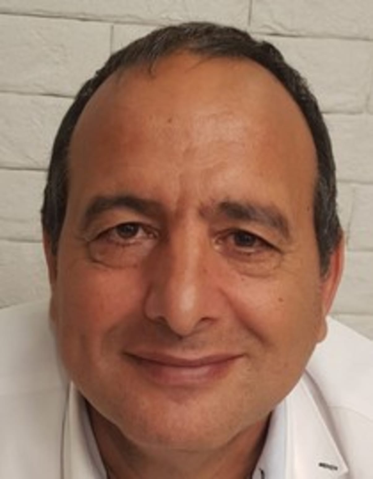 תמונת פורטרט של בעל המקצוע