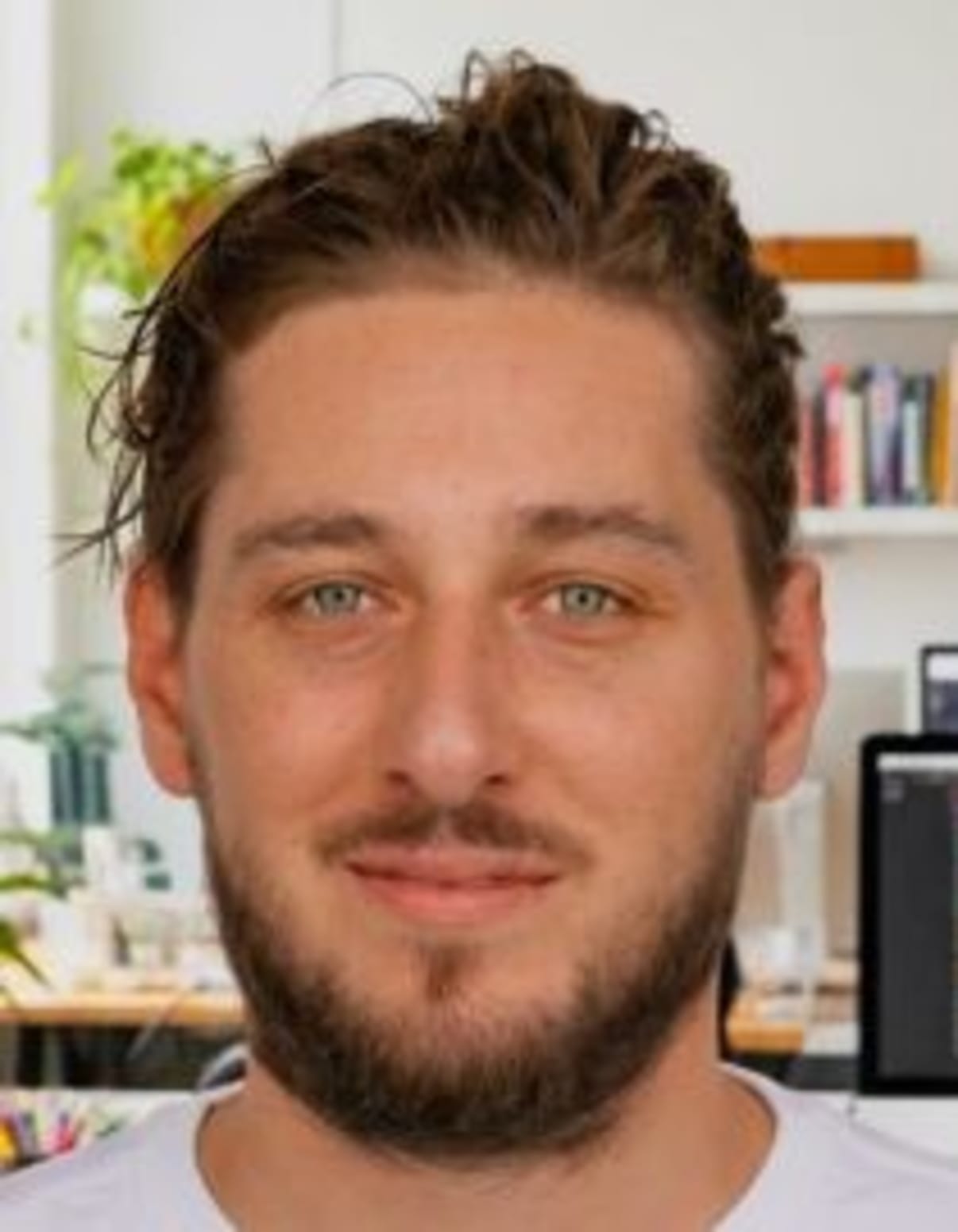 תמונת פורטרט של בעל המקצוע