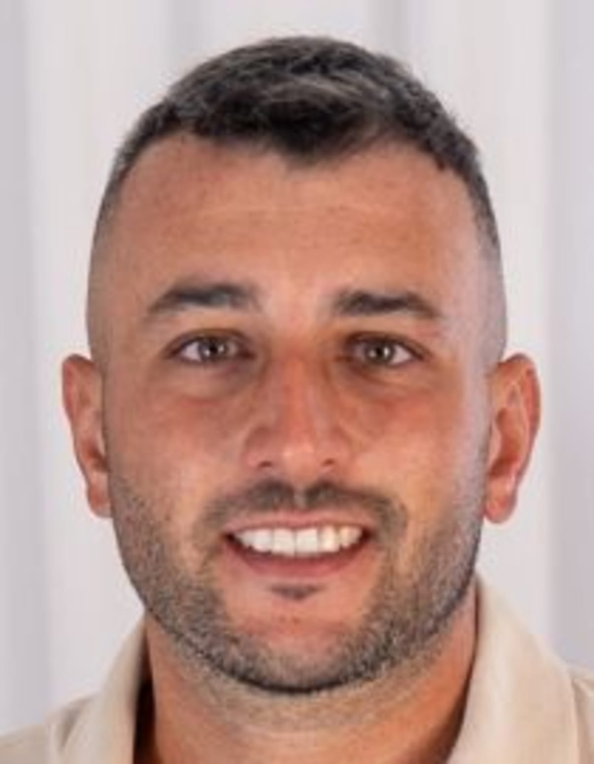 תמונת פורטרט של בעל המקצוע