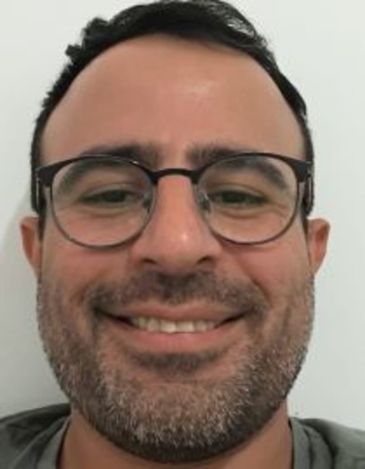 תמונת פורטרט של בעל המקצוע