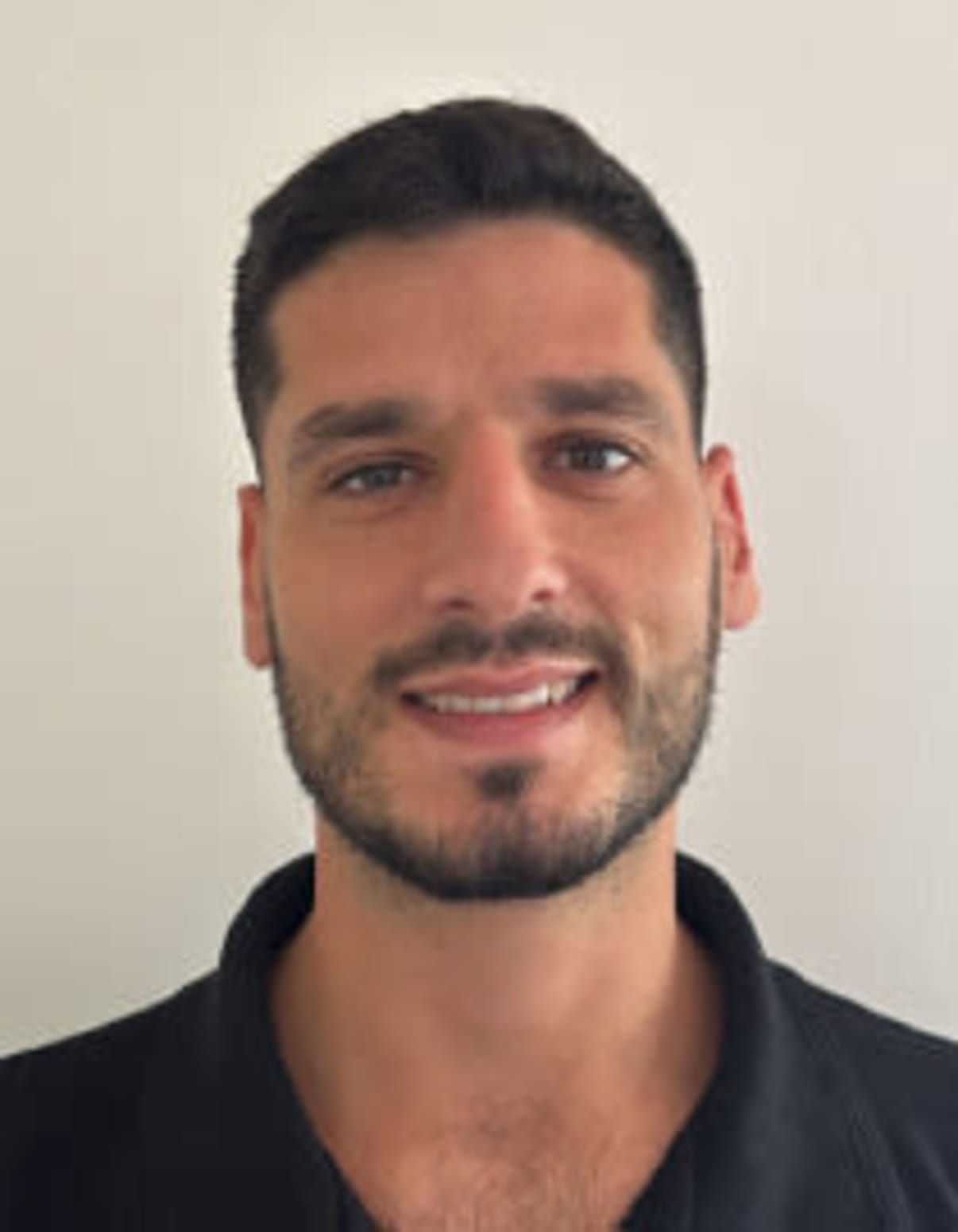 תמונת פורטרט של בעל המקצוע