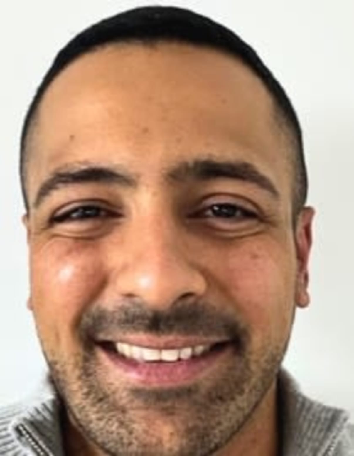 תמונת פורטרט של בעל המקצוע