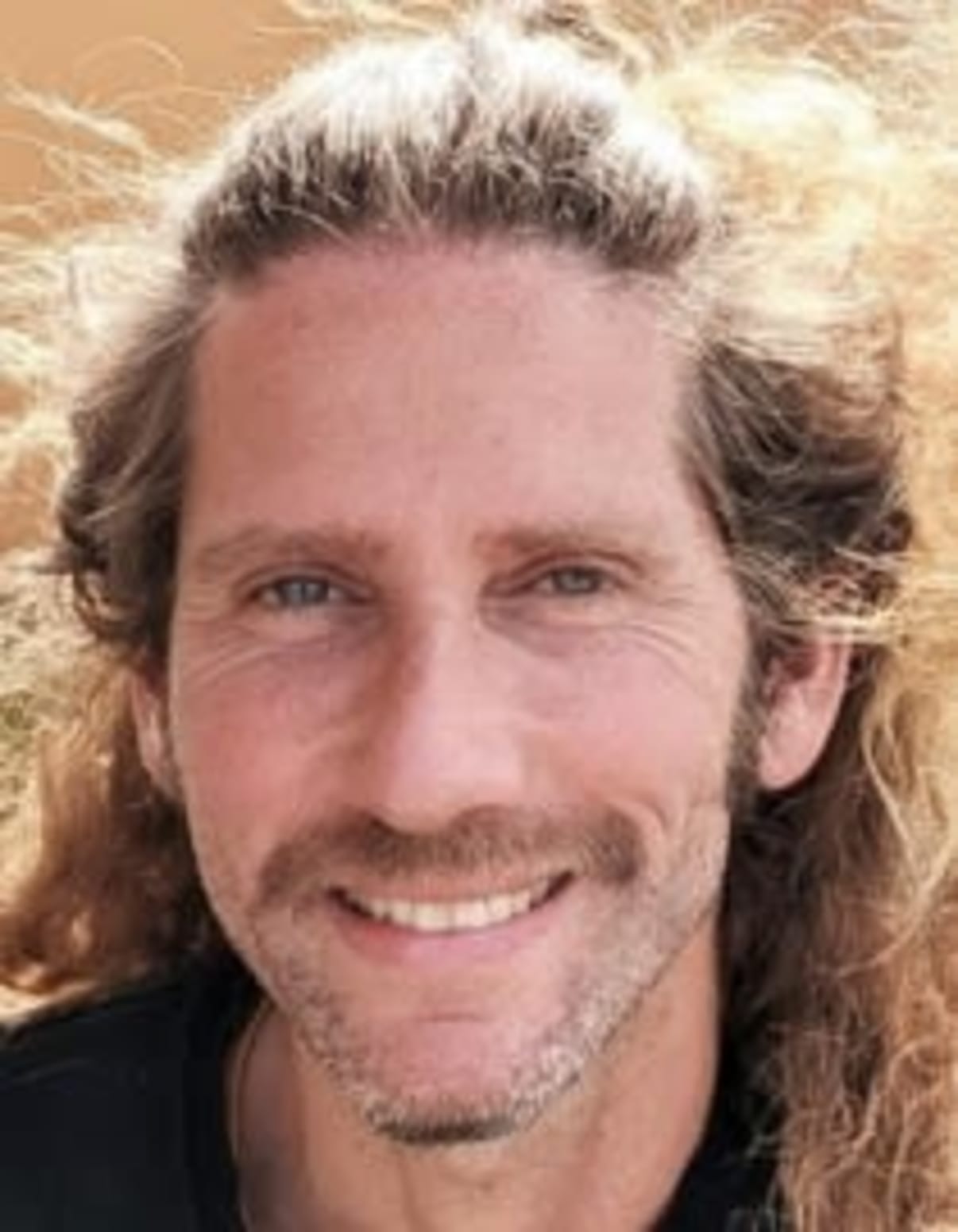 תמונת פורטרט של בעל המקצוע