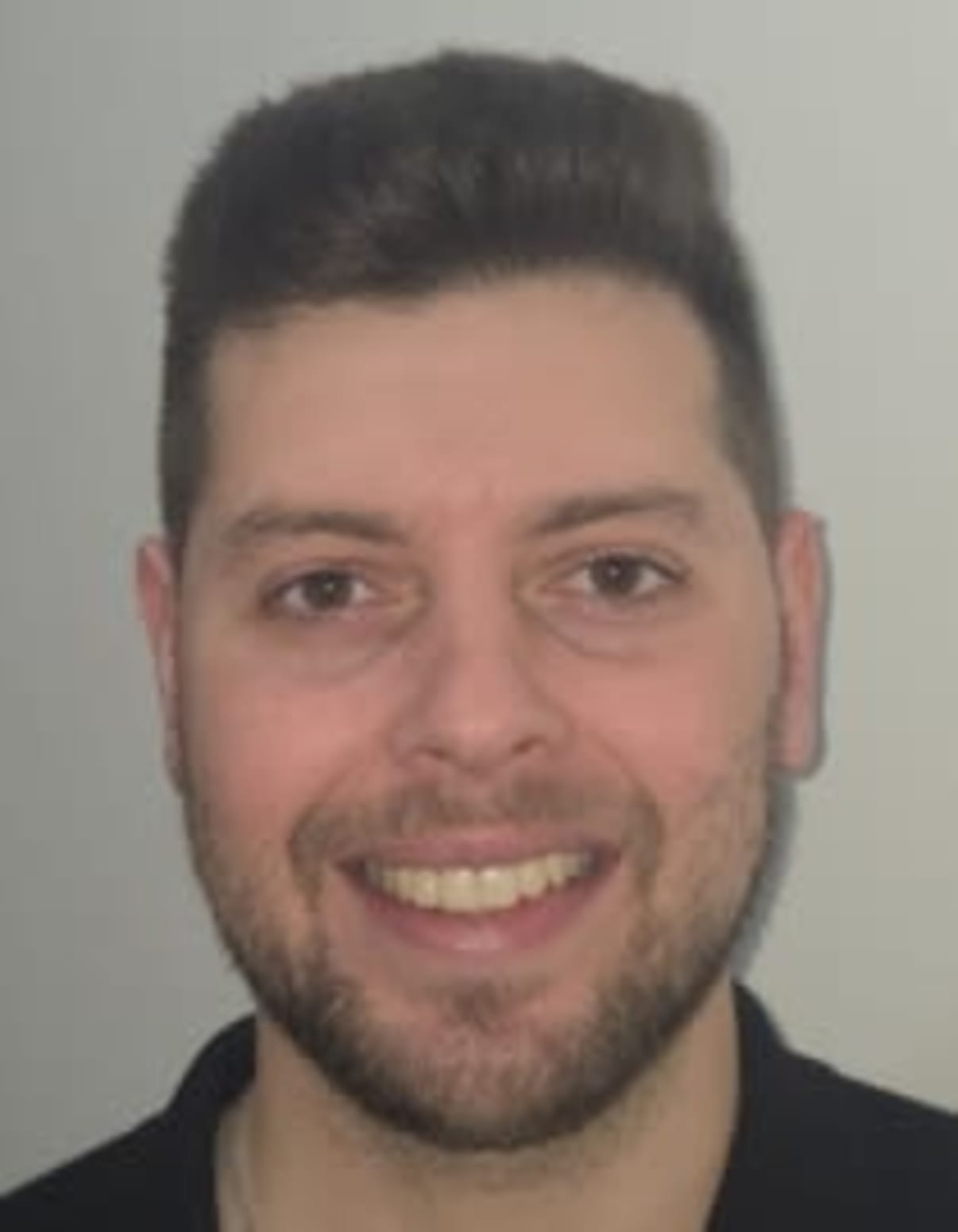 תמונת פורטרט של בעל המקצוע