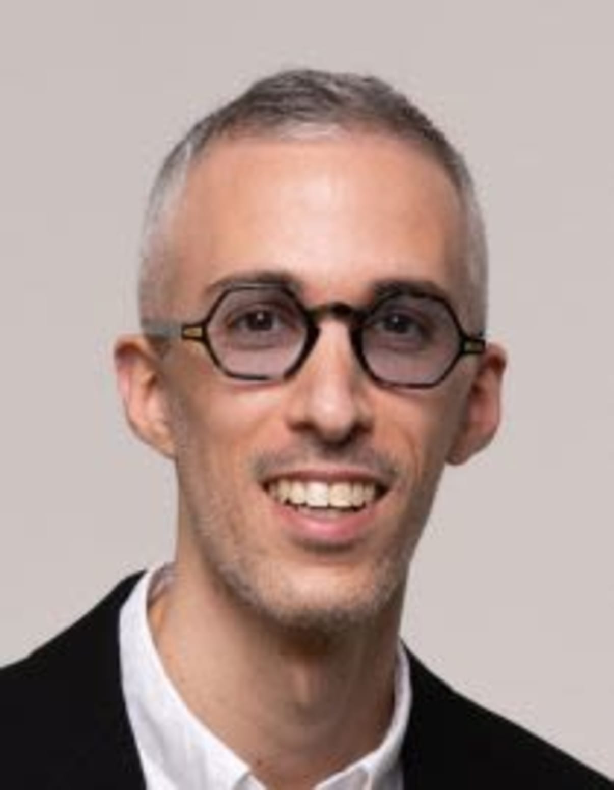 תמונת פורטרט של בעל המקצוע תמונת פורטרט של בעל המקצוע