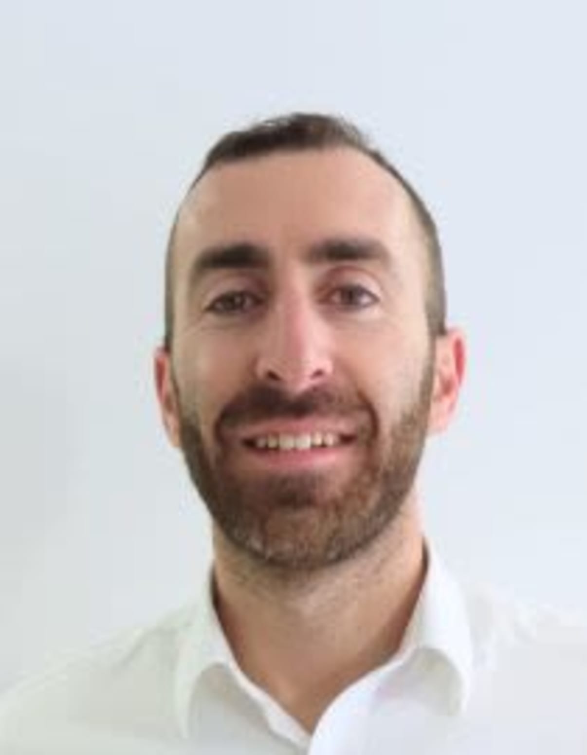 תמונת פורטרט של בעל המקצוע