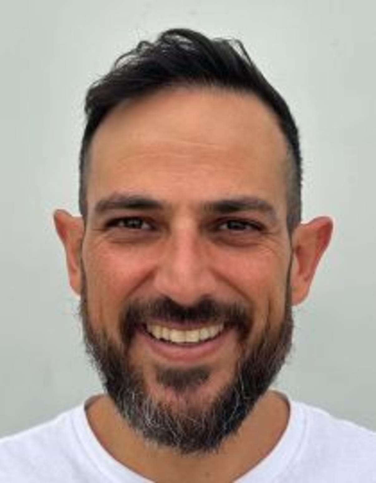 תמונת פורטרט של בעל המקצוע