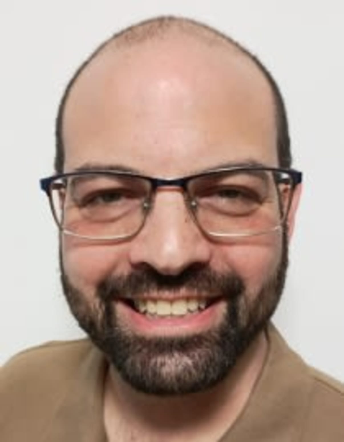 תמונת פורטרט של בעל המקצוע