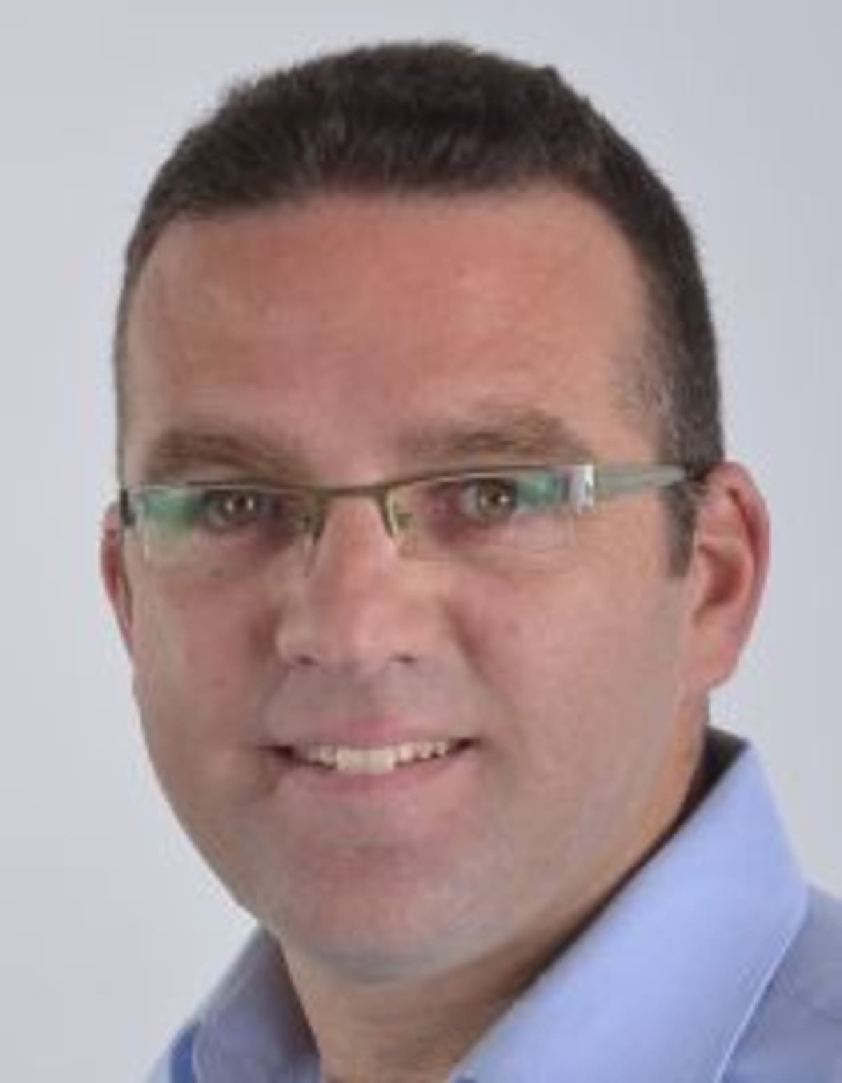 תמונת פורטרט של בעל המקצוע