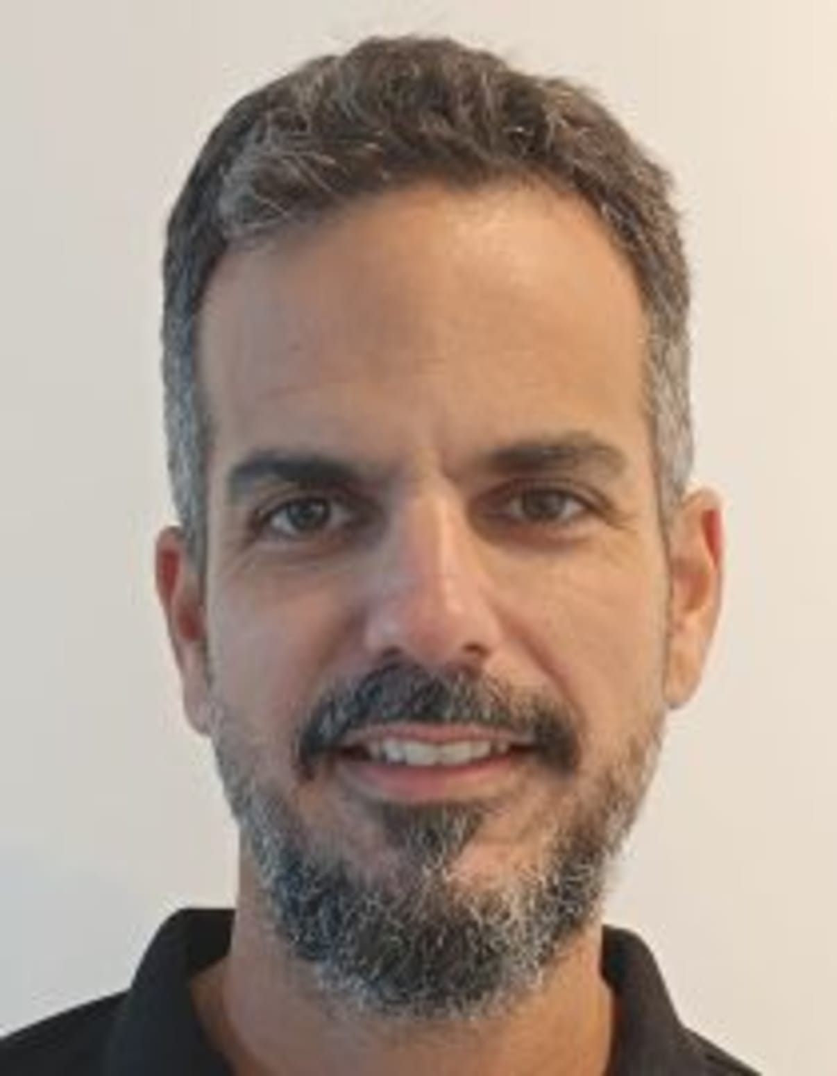 תמונת פורטרט של בעל המקצוע תמונת פורטרט של בעל המקצוע