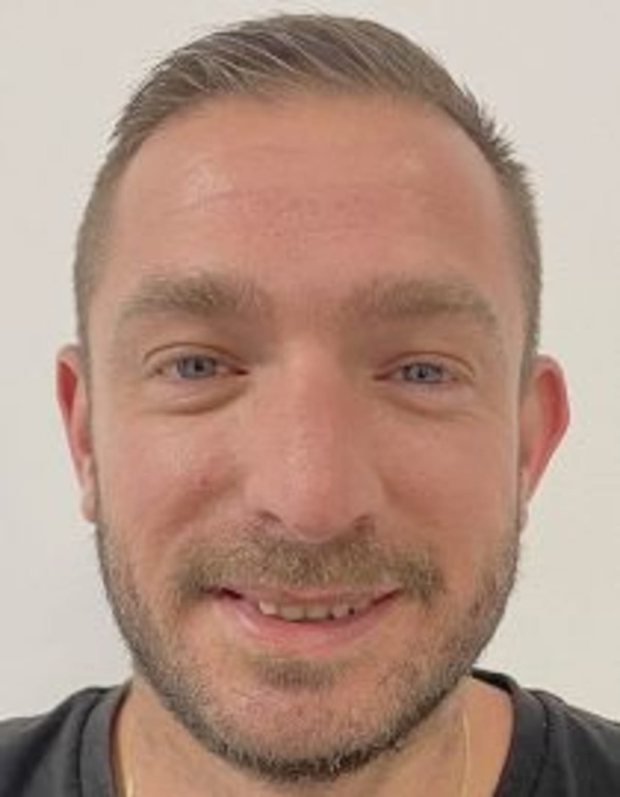 תמונת פורטרט של בעל המקצוע