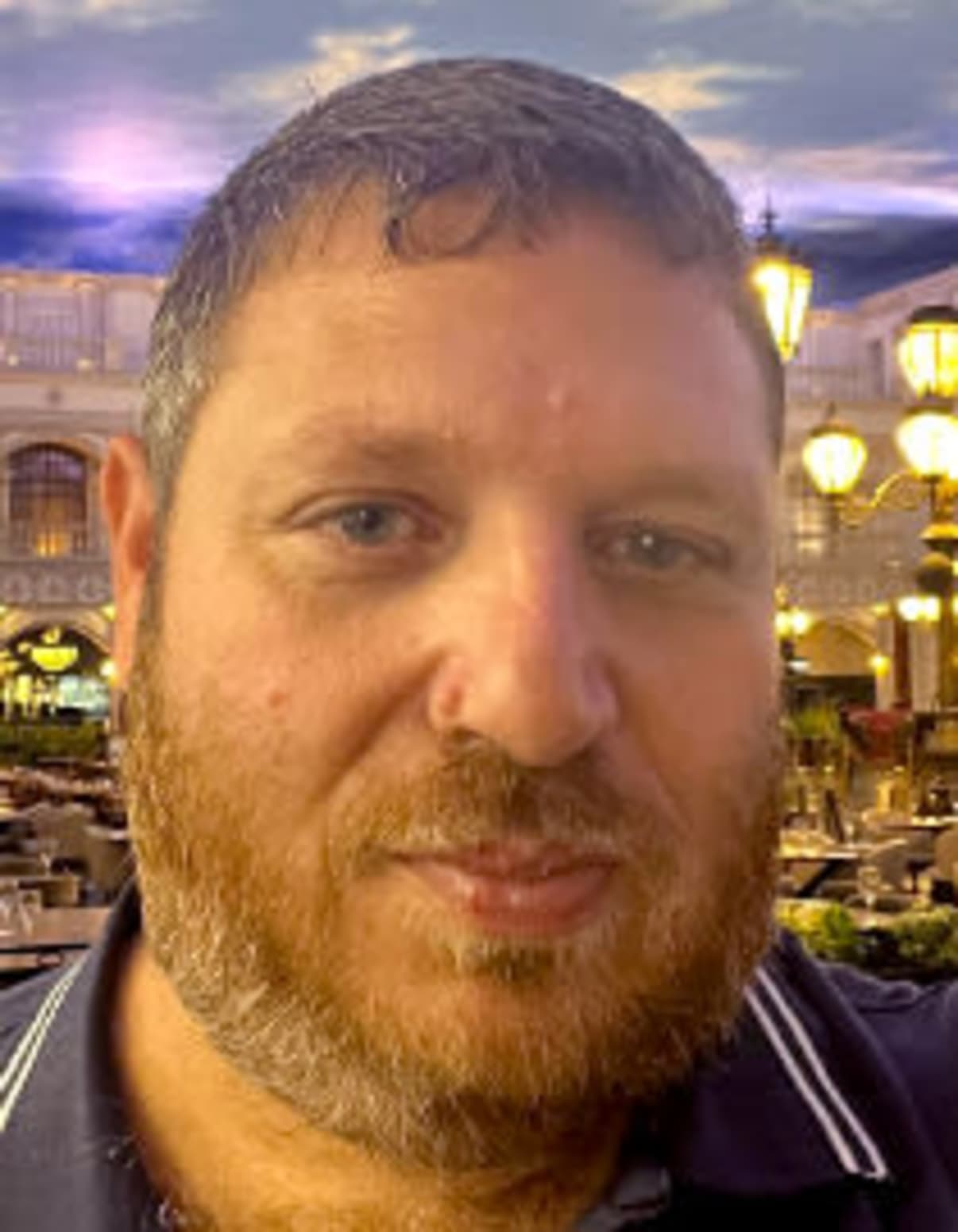 תמונת פורטרט של בעל המקצוע תמונת פורטרט של בעל המקצוע