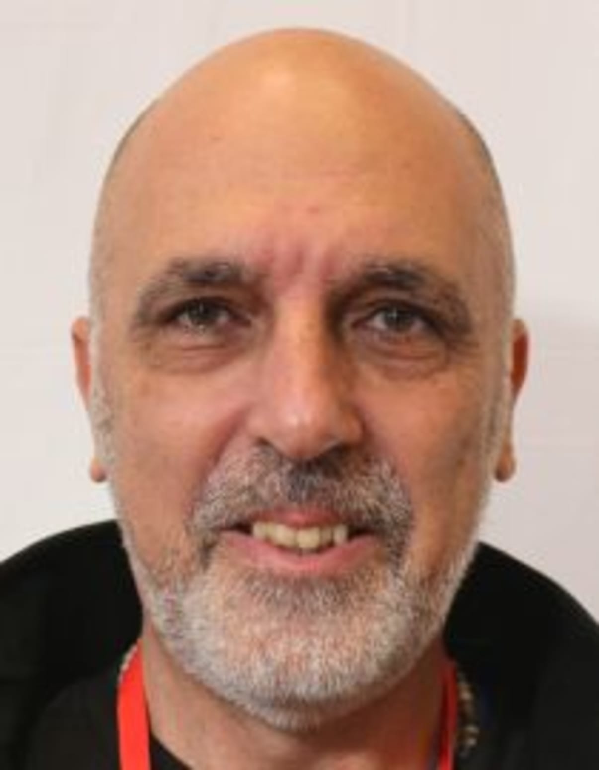 תמונת פורטרט של בעל המקצוע