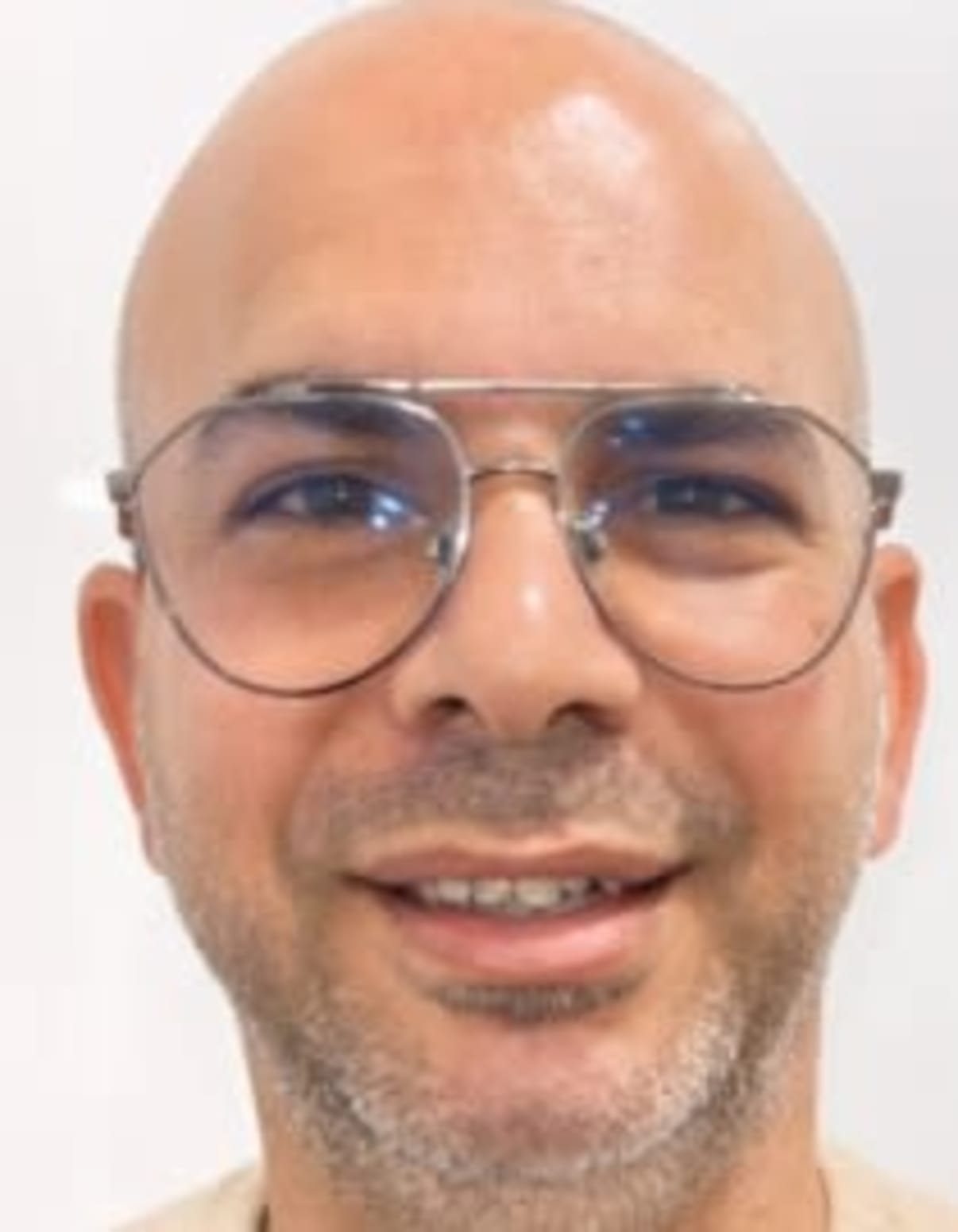 תמונת פורטרט של בעל המקצוע