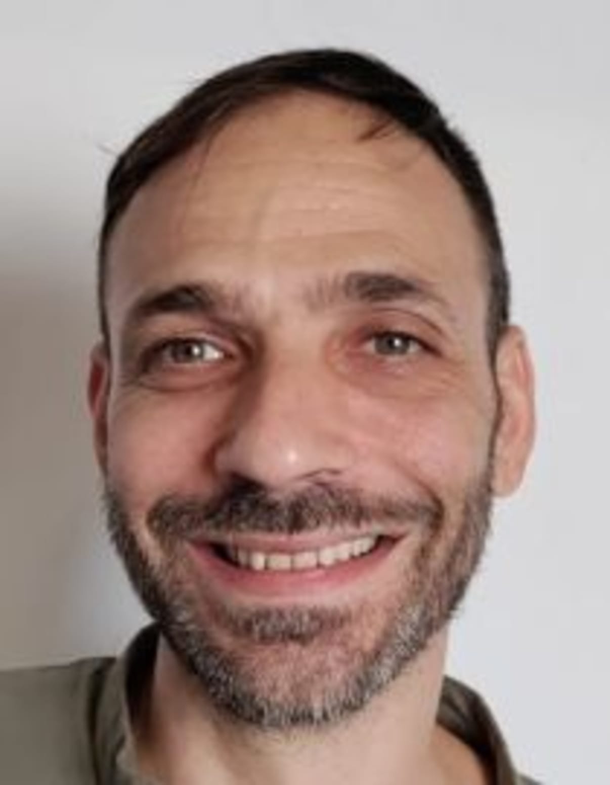 תמונת פורטרט של בעל המקצוע תמונת פורטרט של בעל המקצוע
