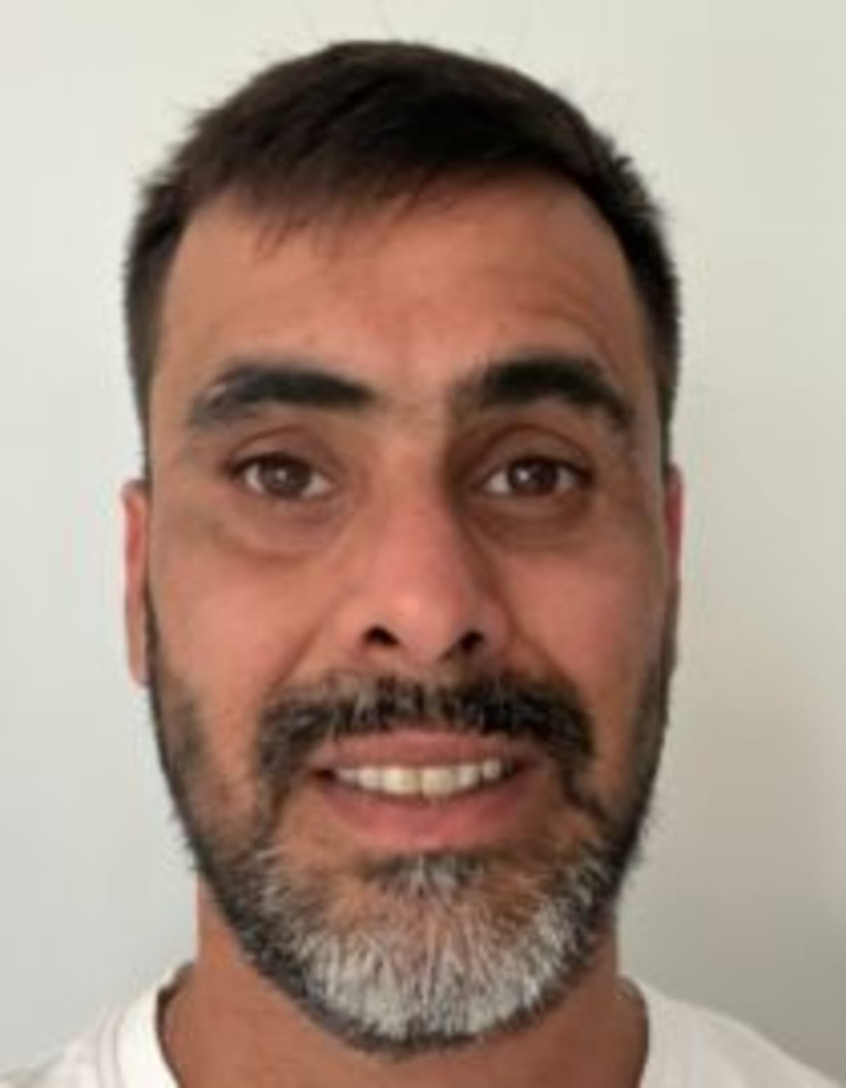 תמונת פורטרט של בעל המקצוע