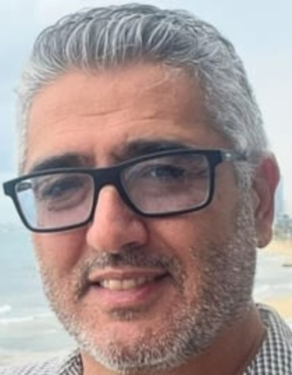 תמונת פורטרט של בעל המקצוע