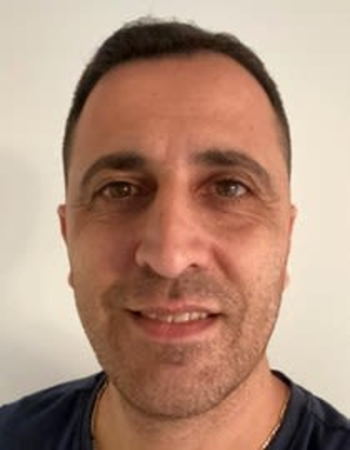 תמונת פורטרט של בעל המקצוע