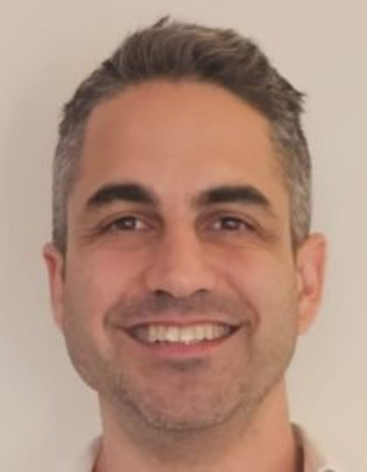 תמונת פורטרט של בעל המקצוע