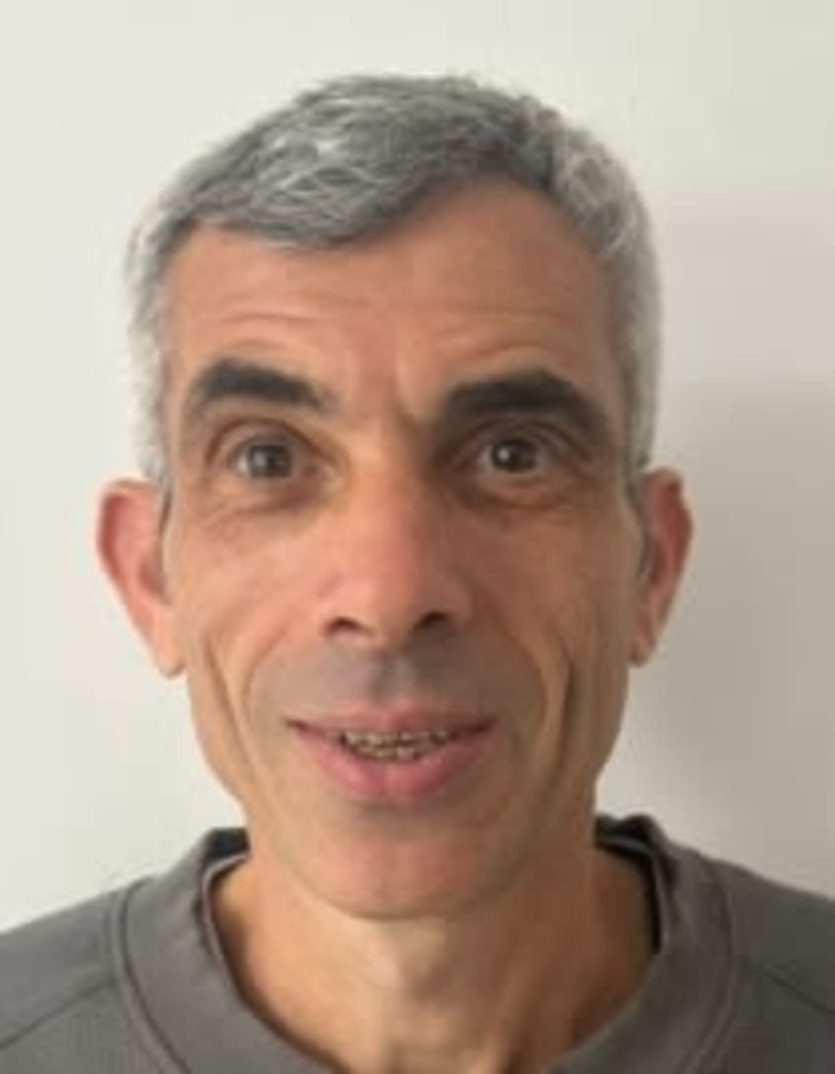 תמונת פורטרט של בעל המקצוע