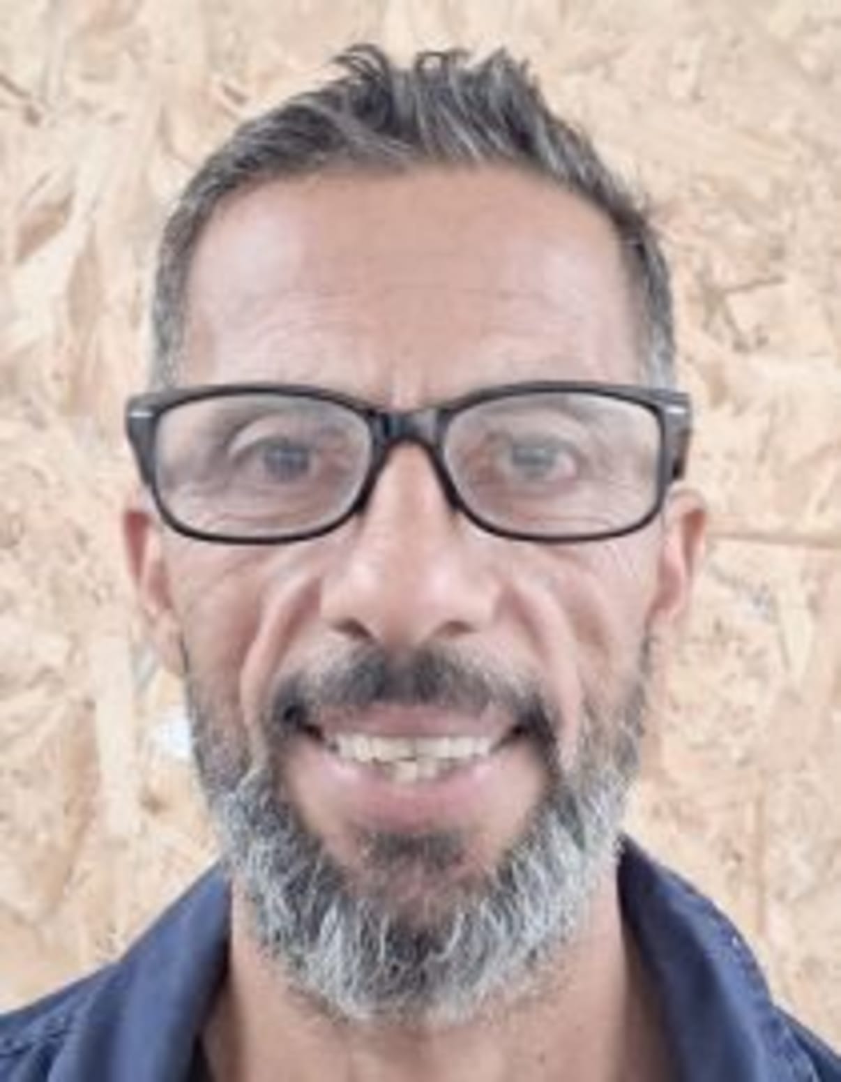 תמונת פורטרט של בעל המקצוע תמונת פורטרט של בעל המקצוע
