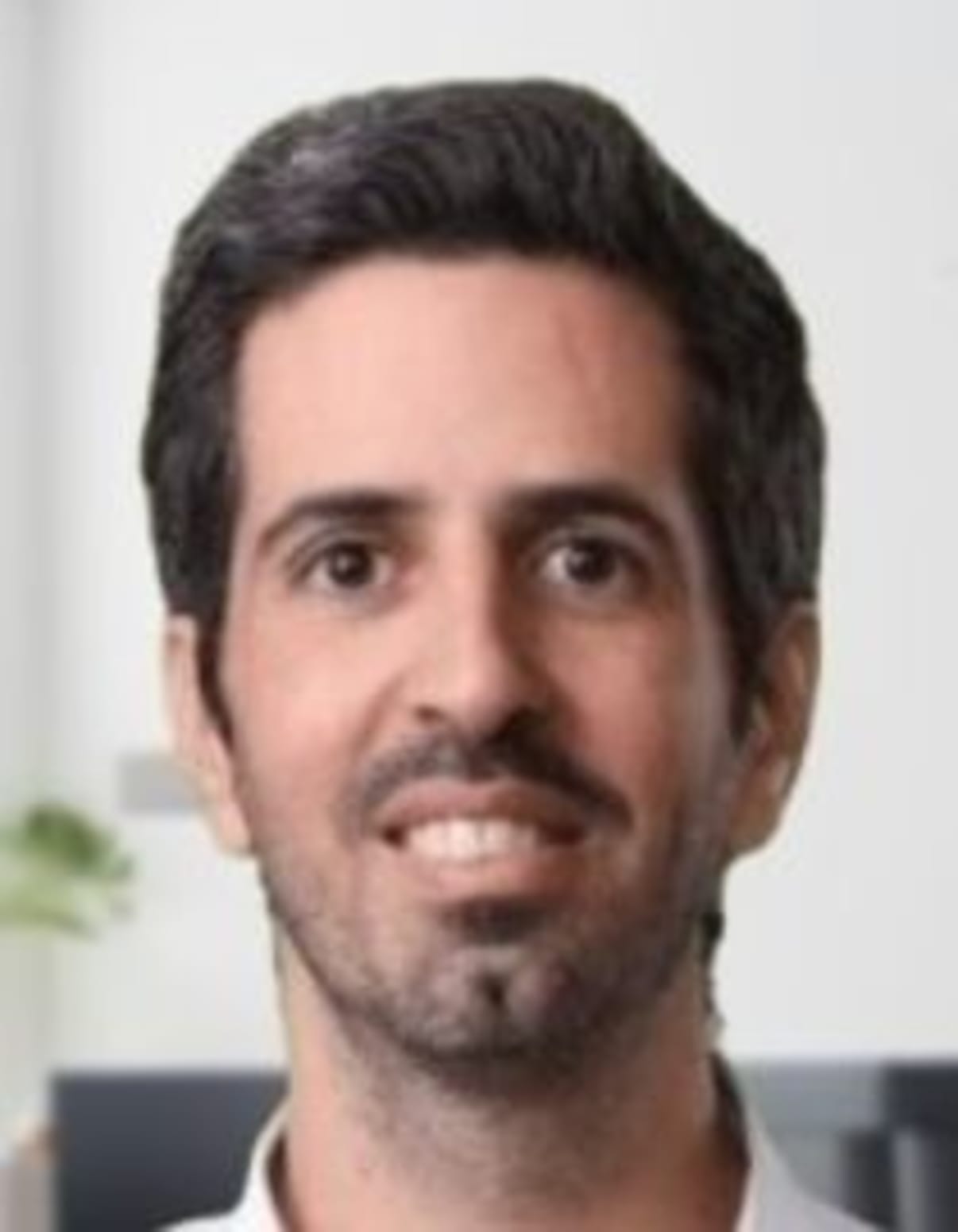 תמונת פורטרט של בעל המקצוע