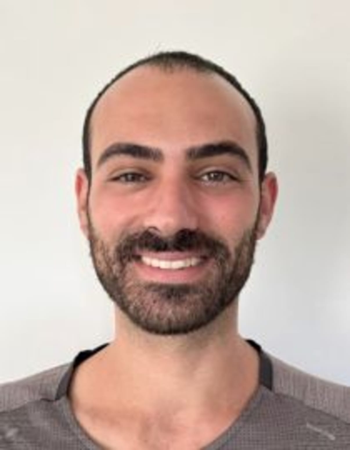 תמונת פורטרט של בעל המקצוע