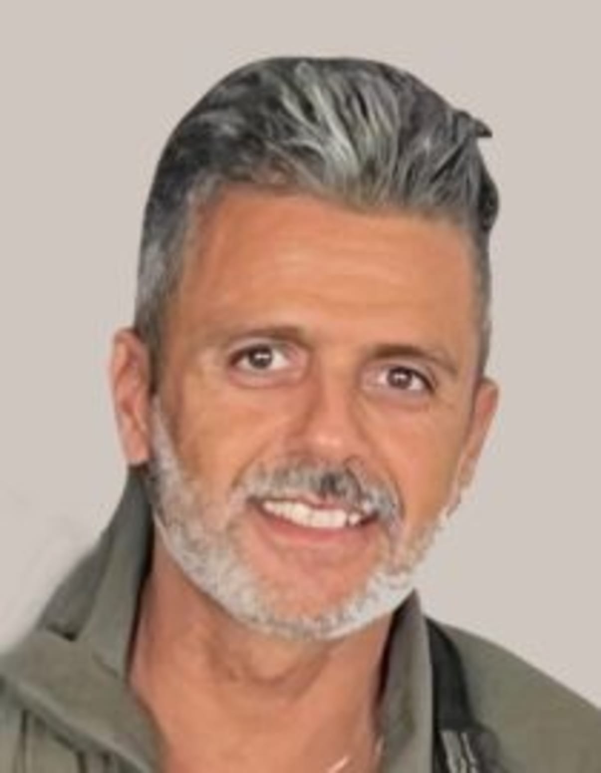 תמונת פורטרט של בעל המקצוע