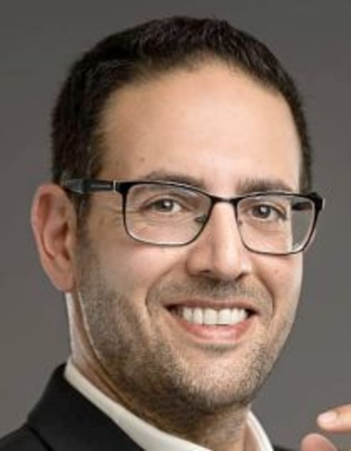 תמונת פורטרט של בעל המקצוע