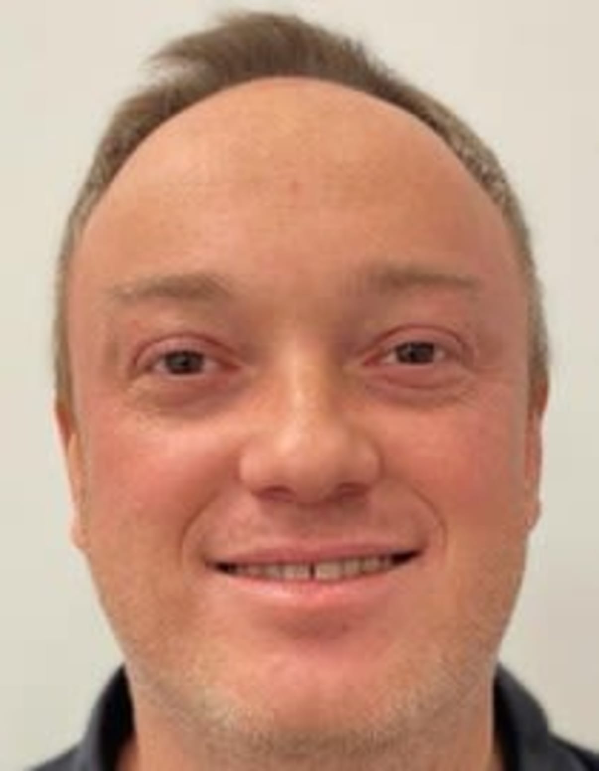 תמונת פורטרט של בעל המקצוע