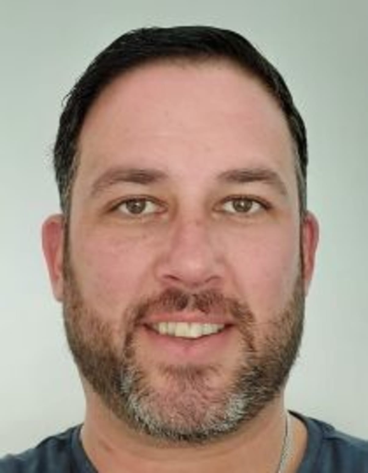 תמונת פורטרט של בעל המקצוע תמונת פורטרט של בעל המקצוע