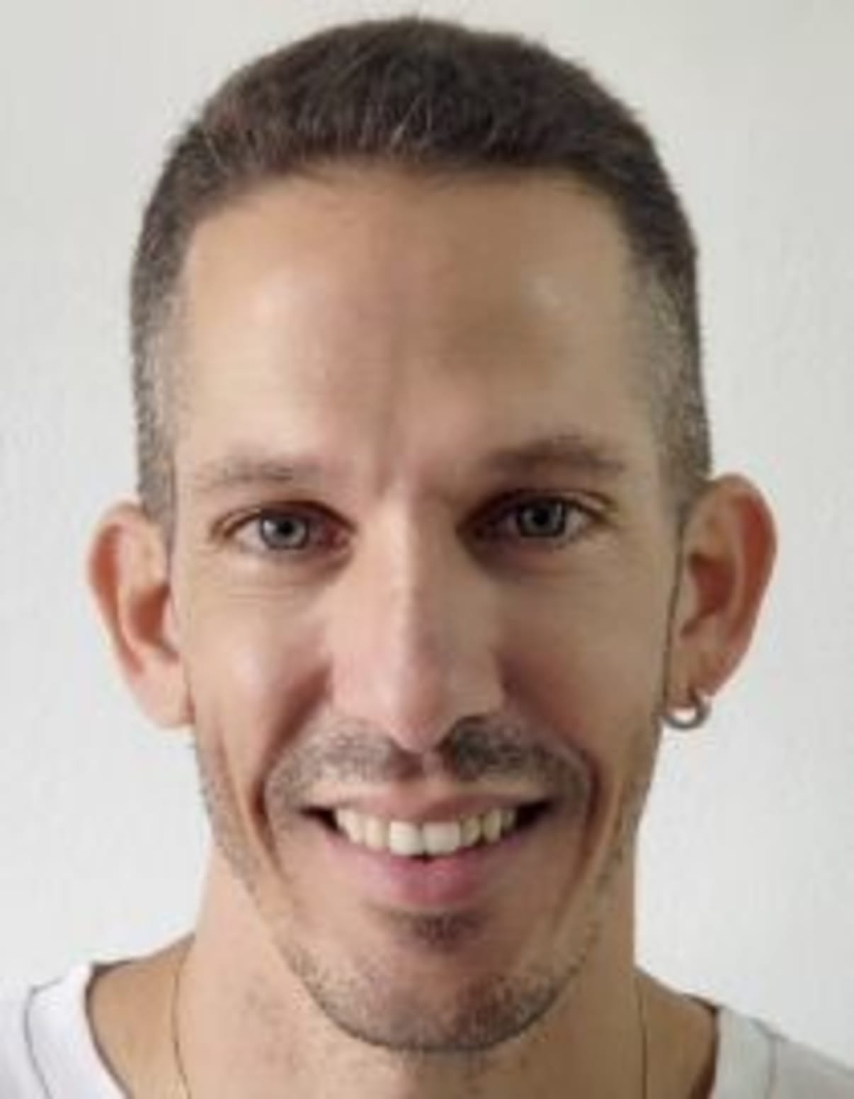 תמונת פורטרט של בעל המקצוע