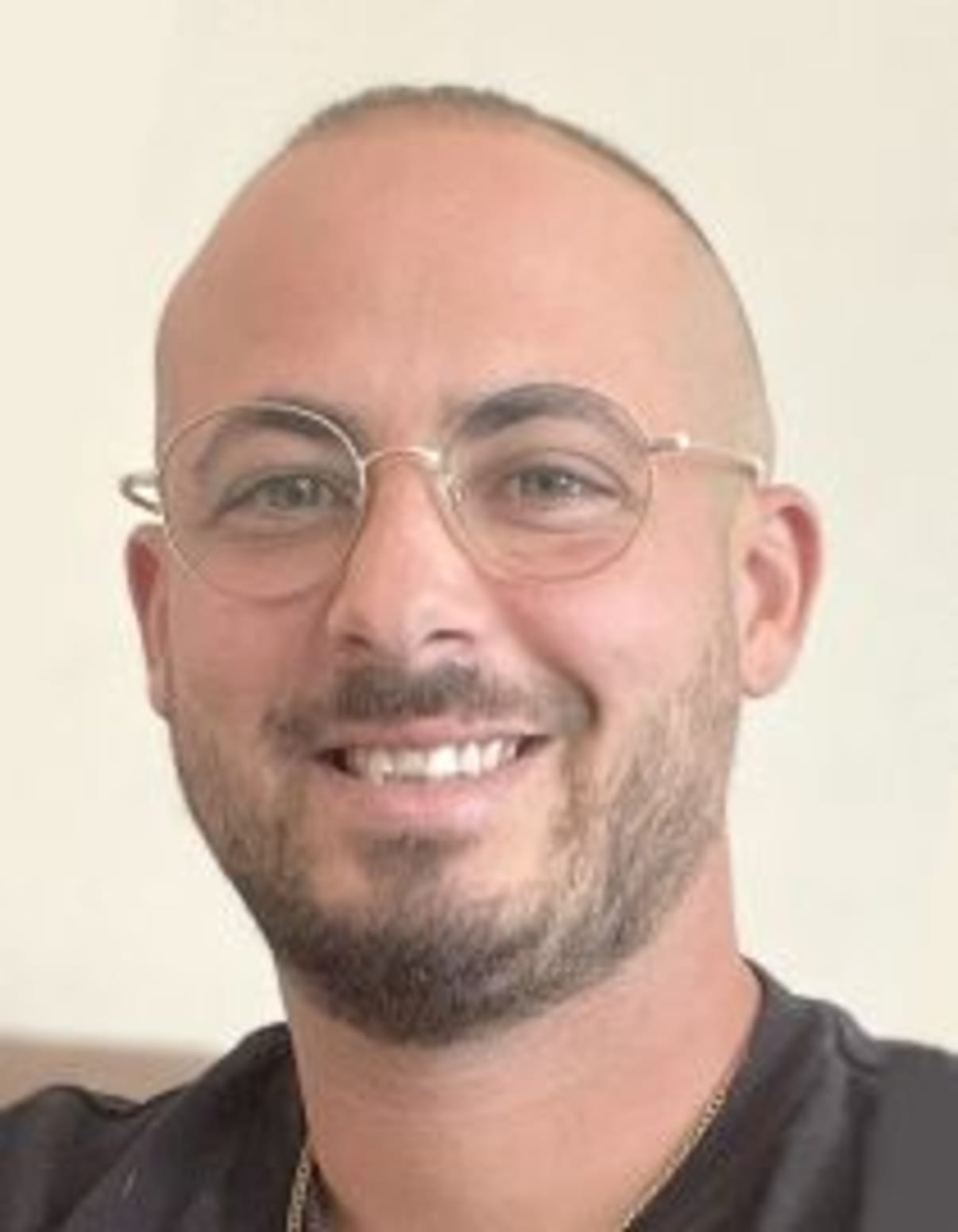 תמונת פורטרט של בעל המקצוע תמונת פורטרט של בעל המקצוע