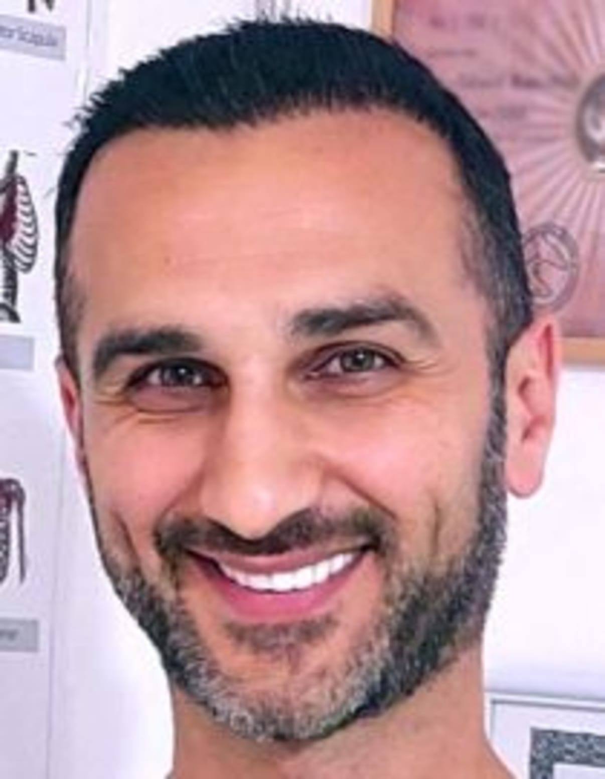 תמונת פורטרט של בעל המקצוע