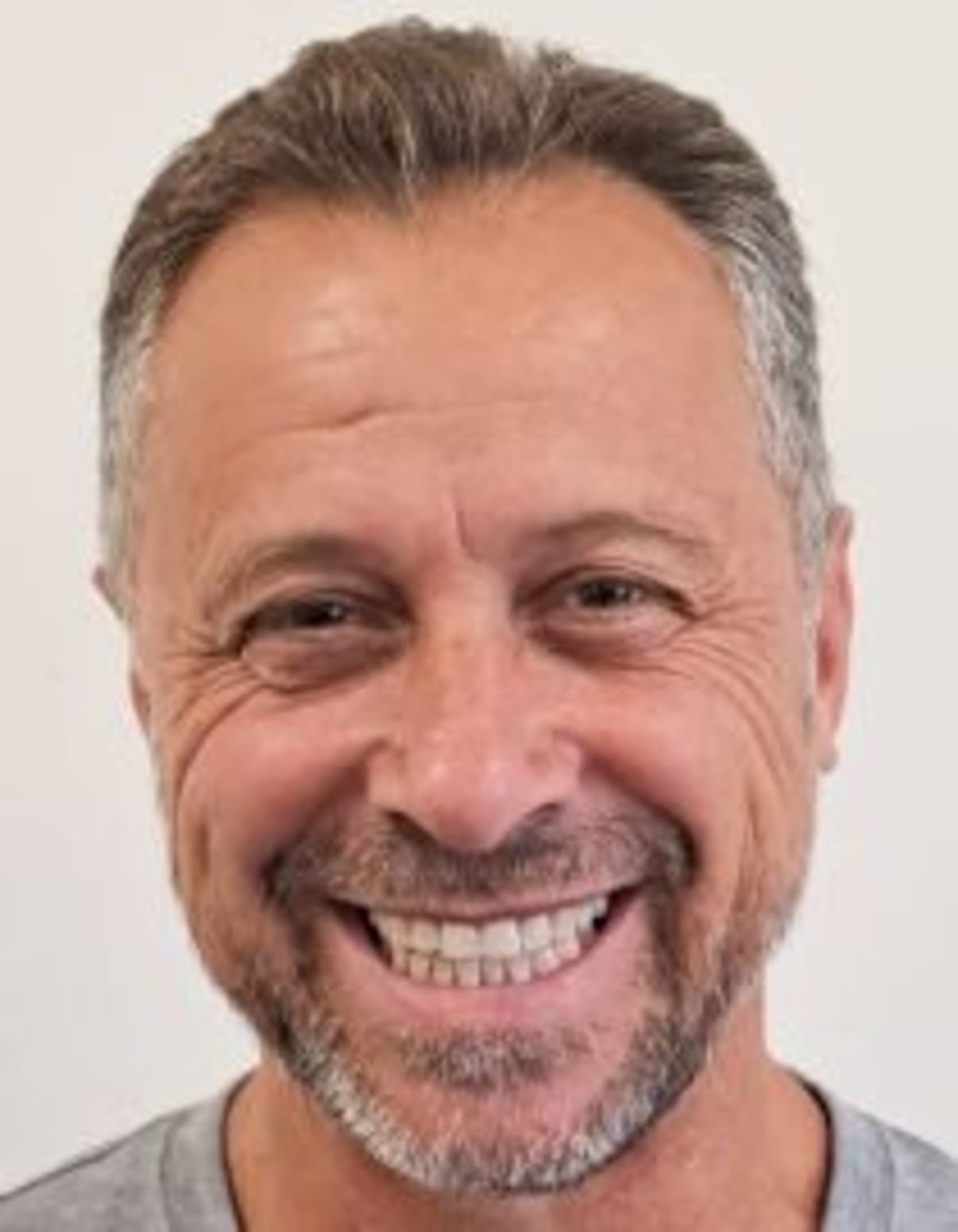 תמונת פורטרט של בעל המקצוע תמונת פורטרט של בעל המקצוע