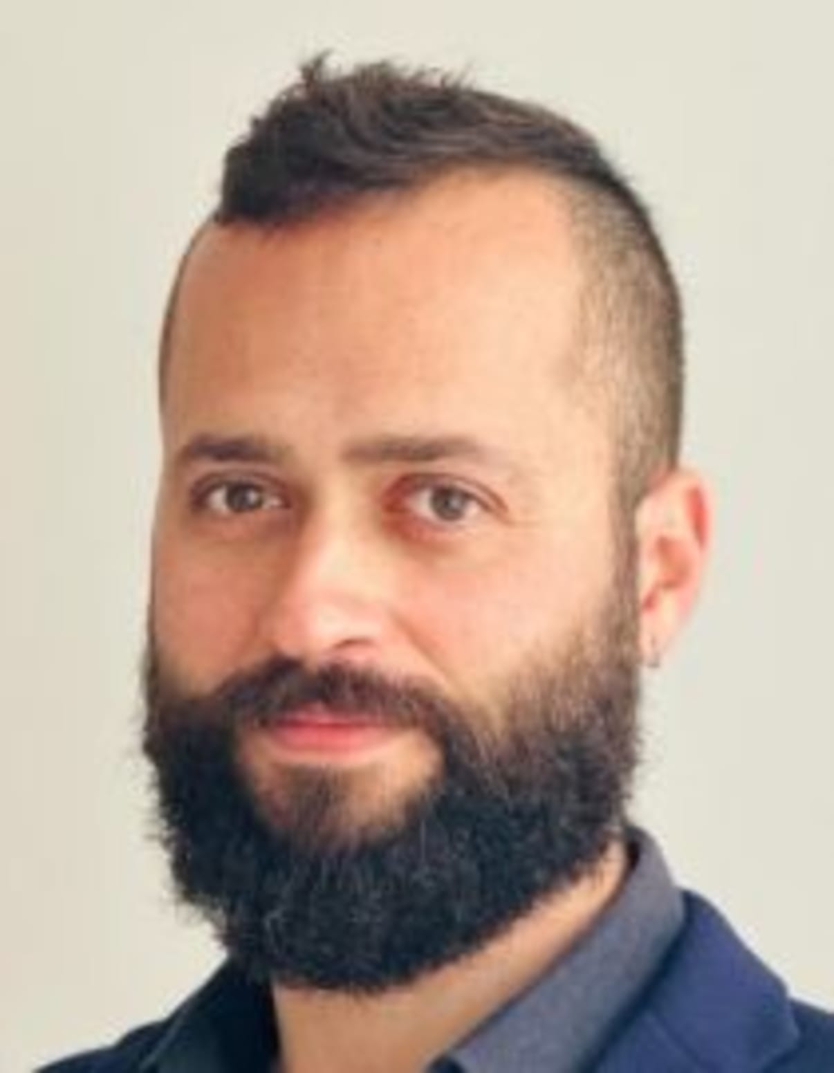 תמונת פורטרט של בעל המקצוע תמונת פורטרט של בעל המקצוע