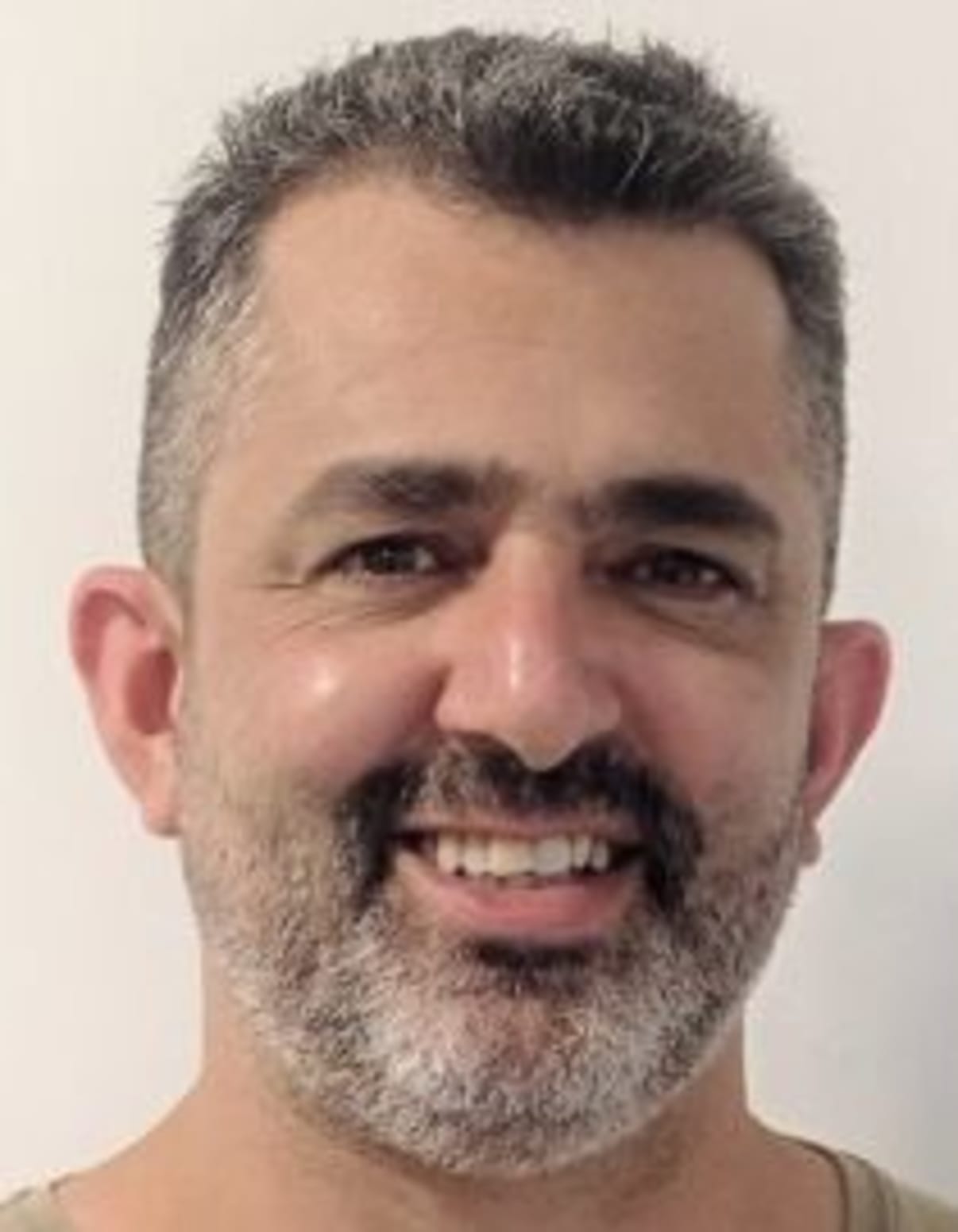 תמונת פורטרט של בעל המקצוע תמונת פורטרט של בעל המקצוע