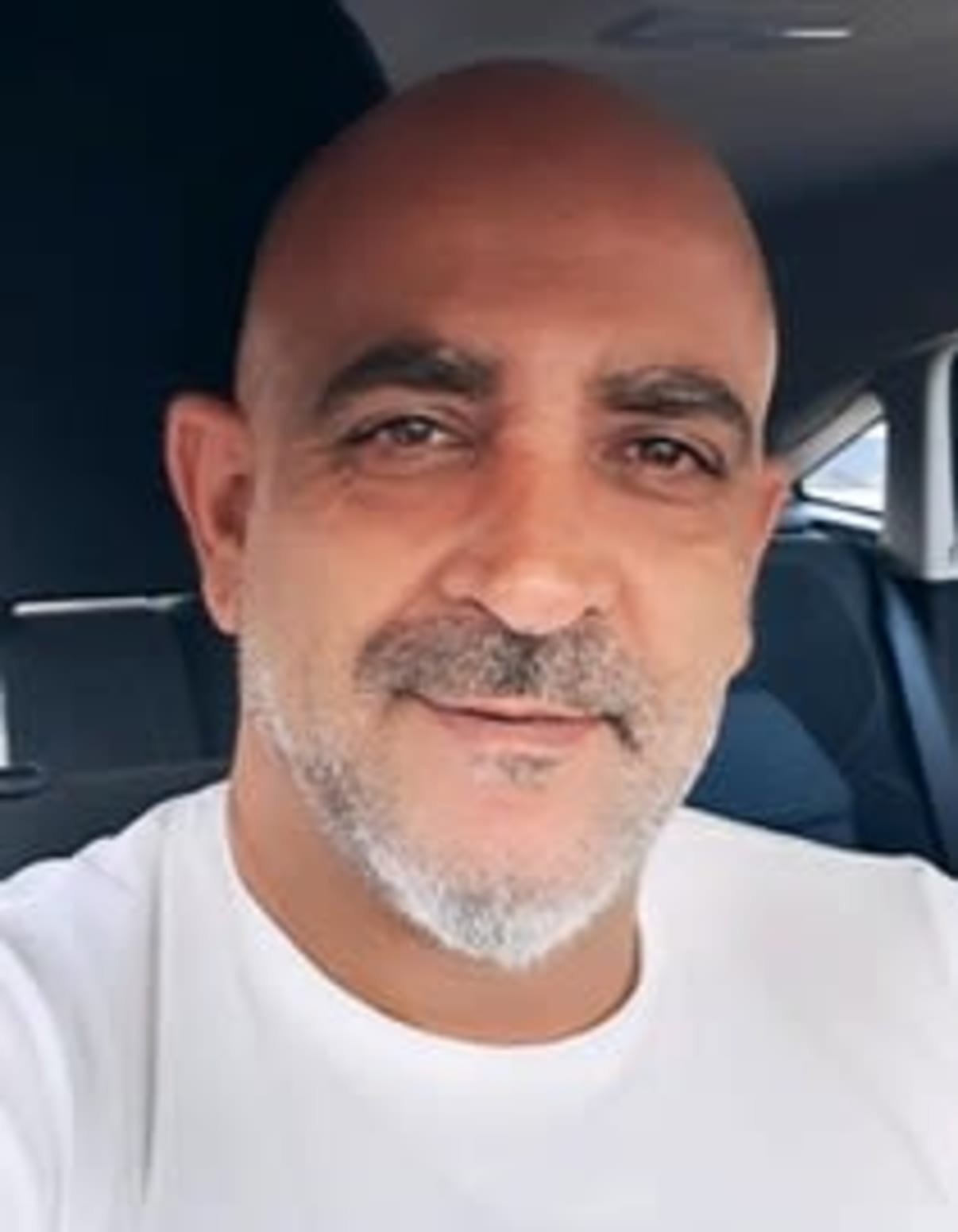 תמונת פורטרט של בעל המקצוע תמונת פורטרט של בעל המקצוע