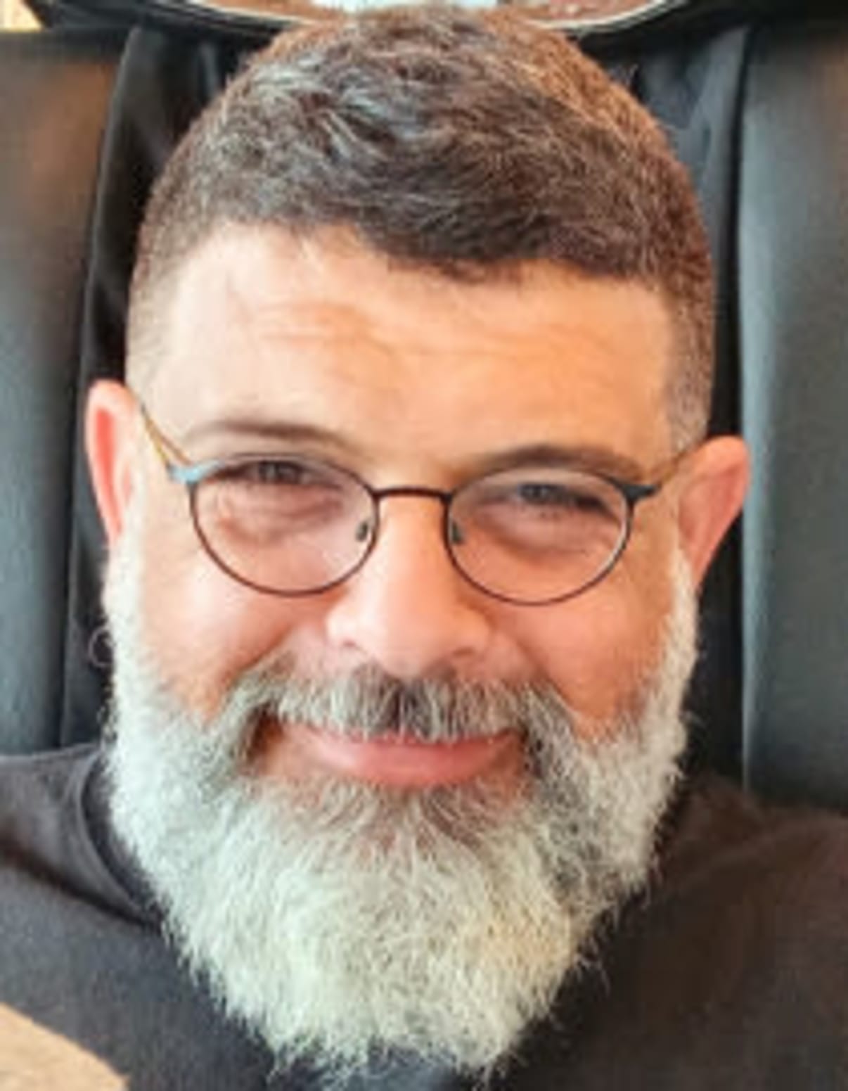 תמונת פורטרט של בעל המקצוע תמונת פורטרט של בעל המקצוע