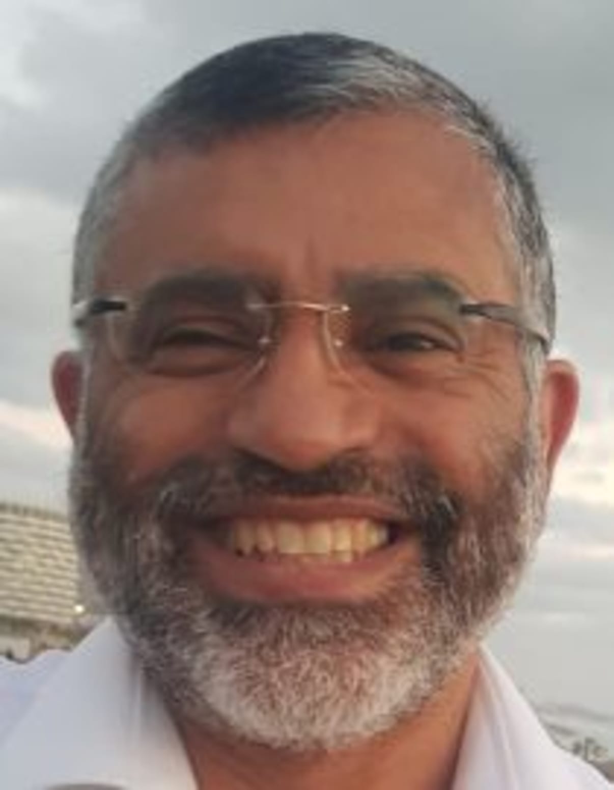 תמונת פורטרט של בעל המקצוע תמונת פורטרט של בעל המקצוע