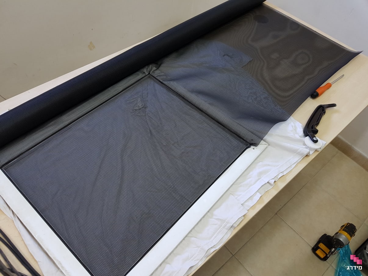 רשת נגד יתושים עמידה לבעלי חיים   רשת נגד יתושים עמידה לבעלי חיים