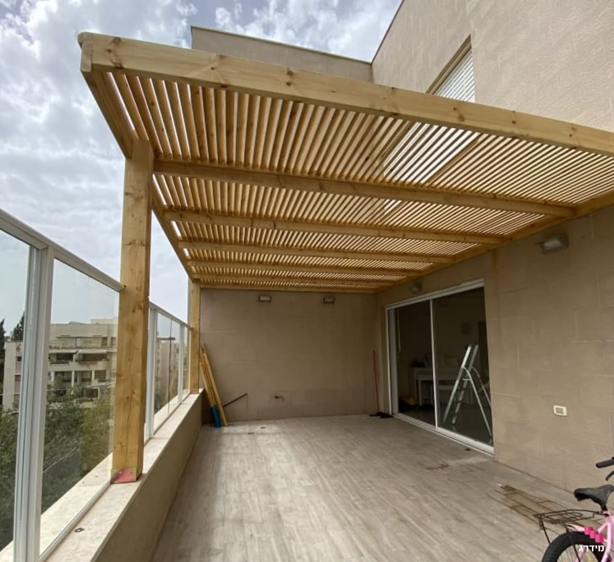 פרגולת עץ אורן פרגולת עץ אורן